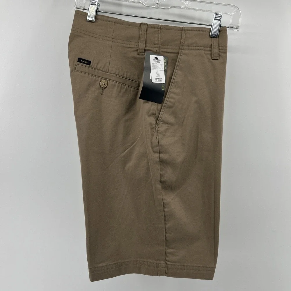 New Lee Shorts Men's 30 Khaki Chino Flat Extreme Motion Outdoor Sports NWT